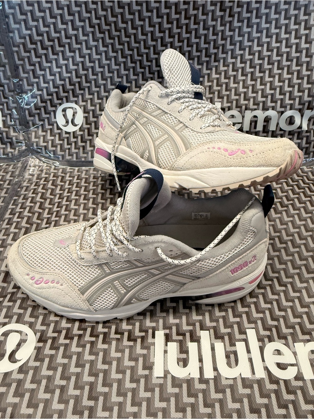 ASICS Wmns Gel 1090 V2 'Oatmeal Pink'